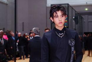 娱乐吃瓜君陈飞宇路透,娱乐吃瓜君带你揭秘幕后花絮 第1张 娱乐吃瓜君陈飞宇路透,娱乐吃瓜君带你揭秘幕后花絮 第1张